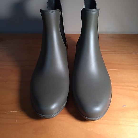 Storm by Cougar Green Rain Boots Womens SZ 10 Waterproof - Picture 1 of 8